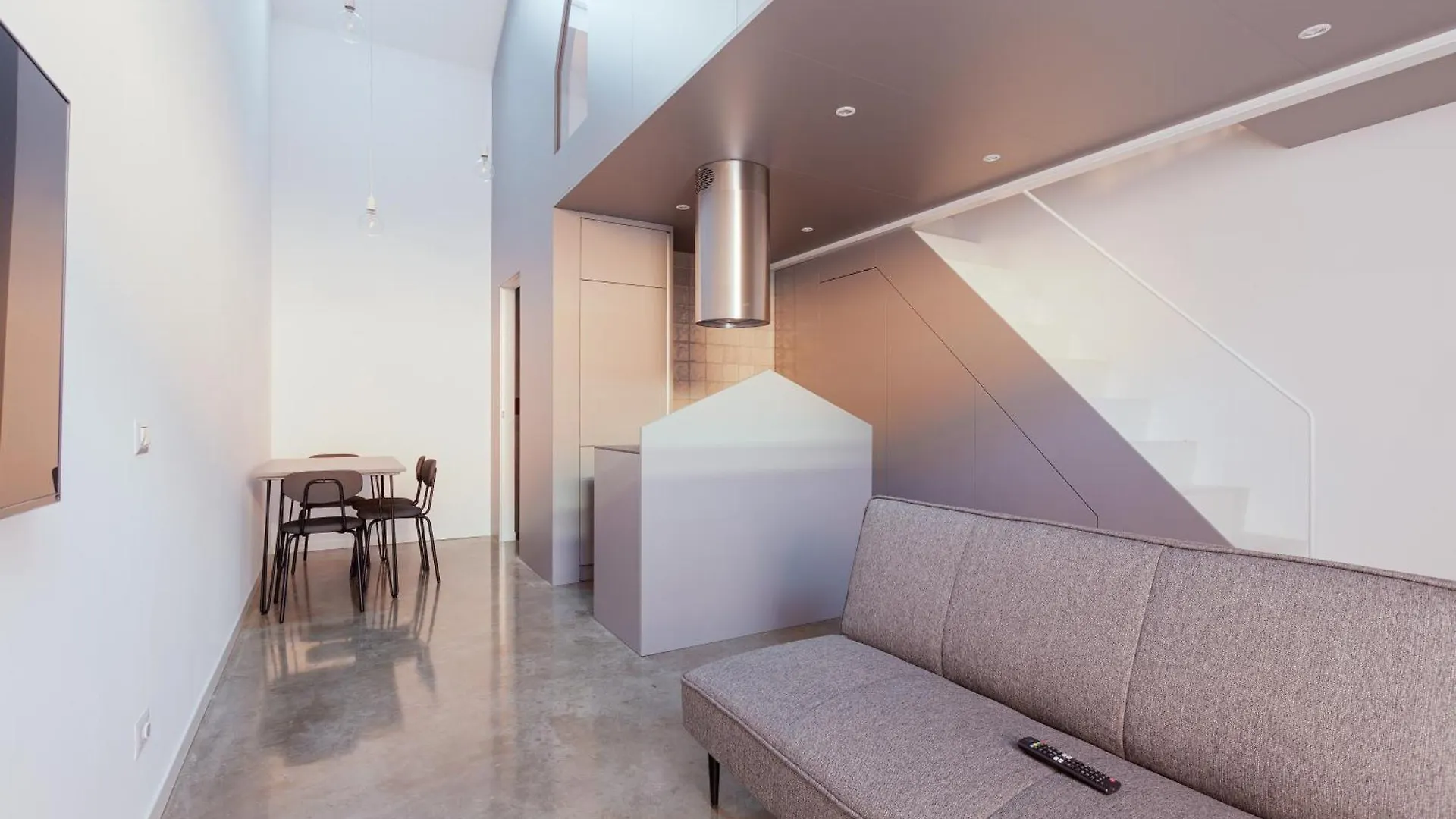 Milan Apartments - 800 M Far From Lancetti Station Italy