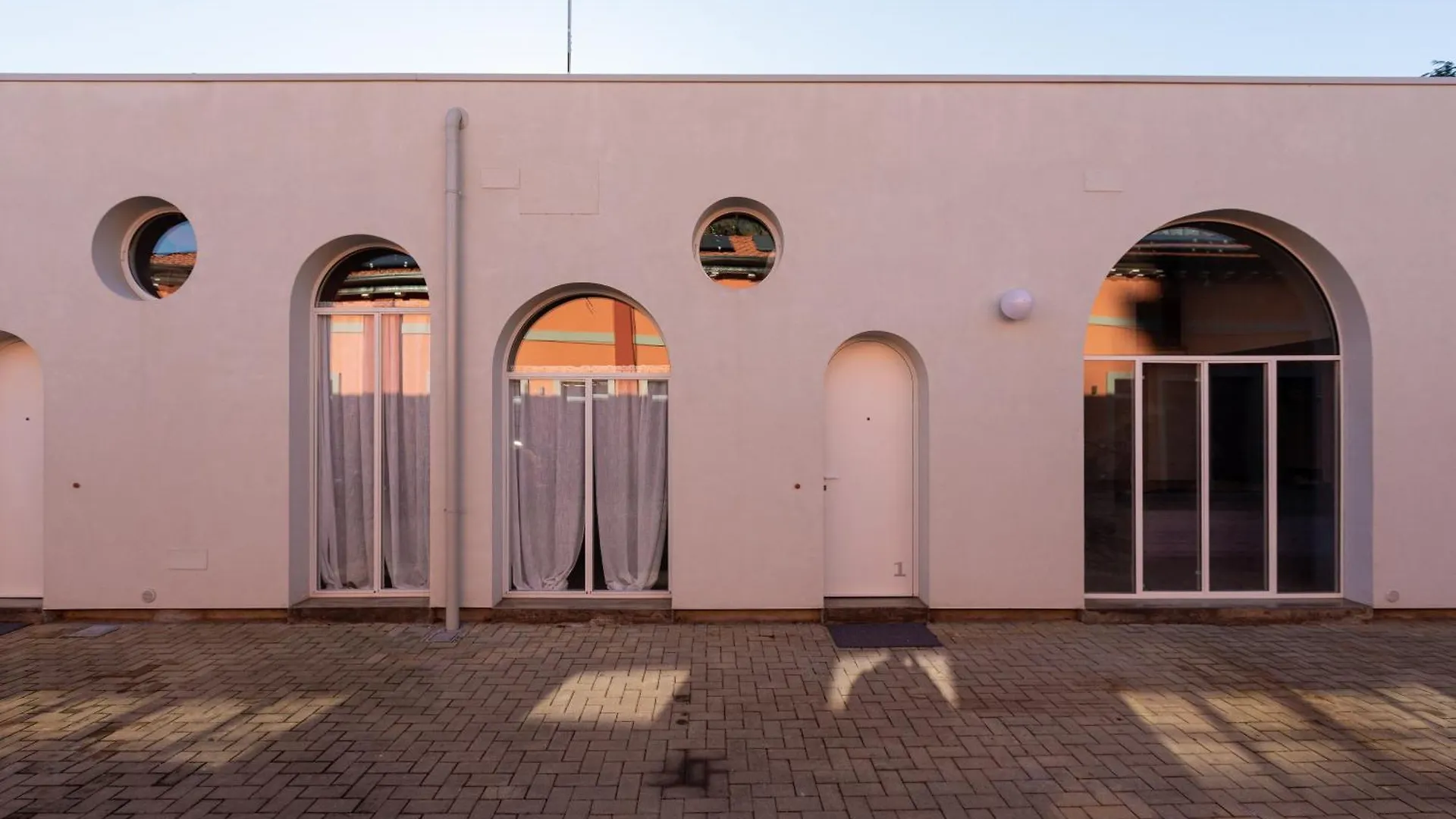 Milan Apartments - 800 M Far From Lancetti Station Italy